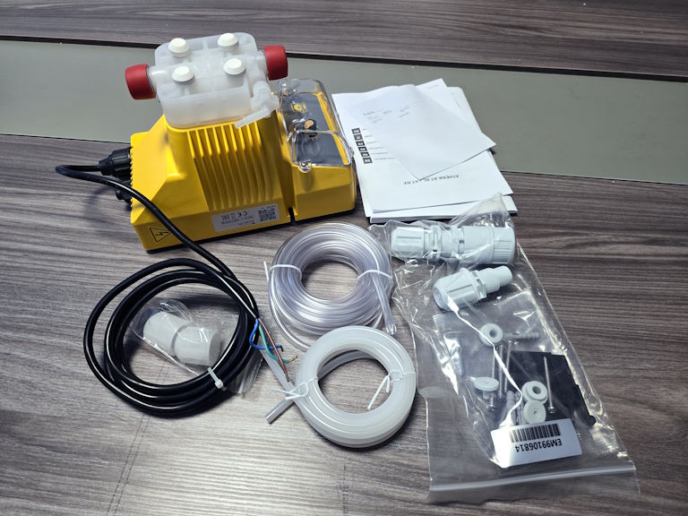 دوزینگ پمپ 10 لیتر بر ساعت 10 بار اینجکتا ATBX3