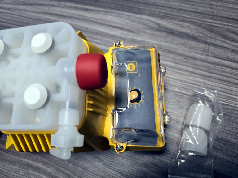 دوزینگ پمپ 10 لیتر بر ساعت 10 بار اینجکتا ATBX3