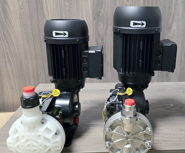 دوزینگ پمپ 40 لیتر بر ساعت 16 بار استنلس استیل TM02094CAFBT000