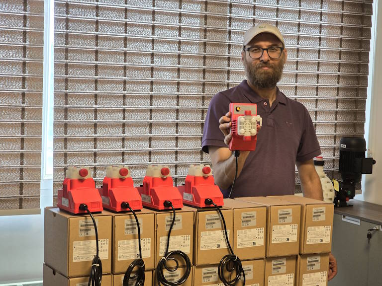 دوزینگ پمپ ۵ لیتر بر ساعت ۸ بار اینجکتا هیدرا Injecta Hydra