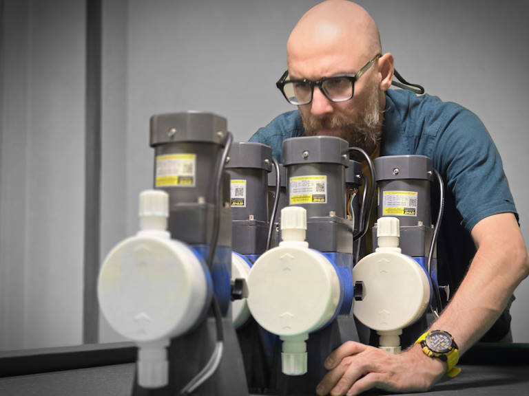 دوزینگ پمپ موتوری اینجکتا Injecta TM07 